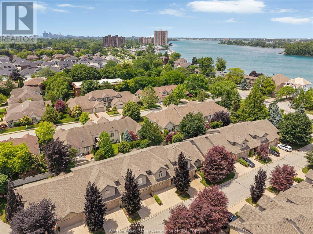 Windsor, ON N8P1S3,435 SANDPOINT