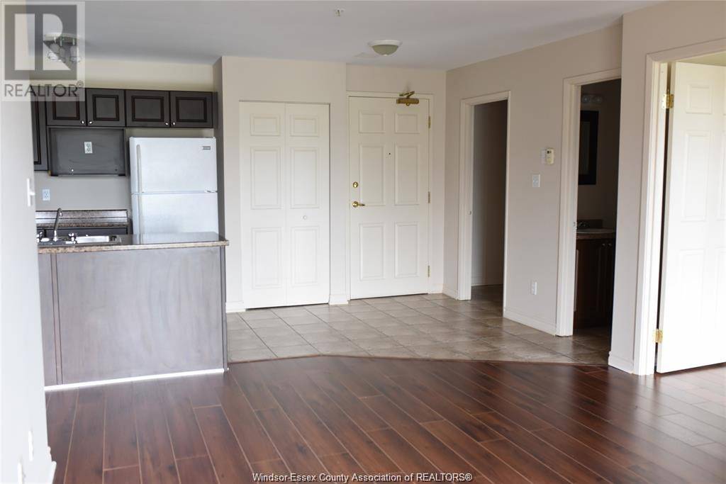 Lasalle, ON N9H0A7,2650 SANDWICH WEST Pkwy #107