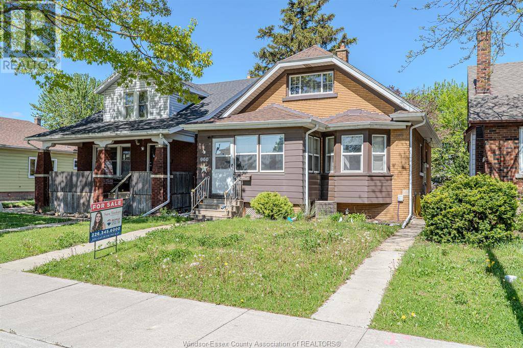 Windsor, ON N9B2C5,960 CURRY