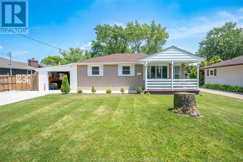 Tecumseh, ON N8N1R9,1236 SHAWNEE ROAD