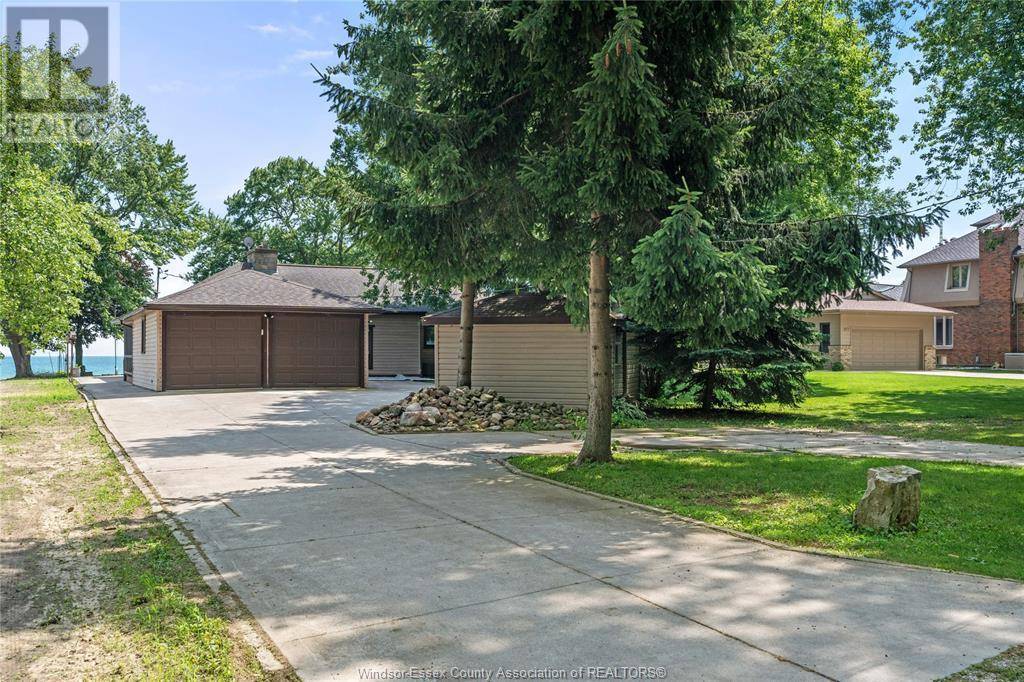Harrow, ON N0R1G0,979 MAPLE GROVE