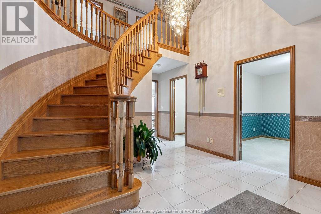 Tecumseh, ON N8N3J2,510 HARBOURNE CRESCENT
