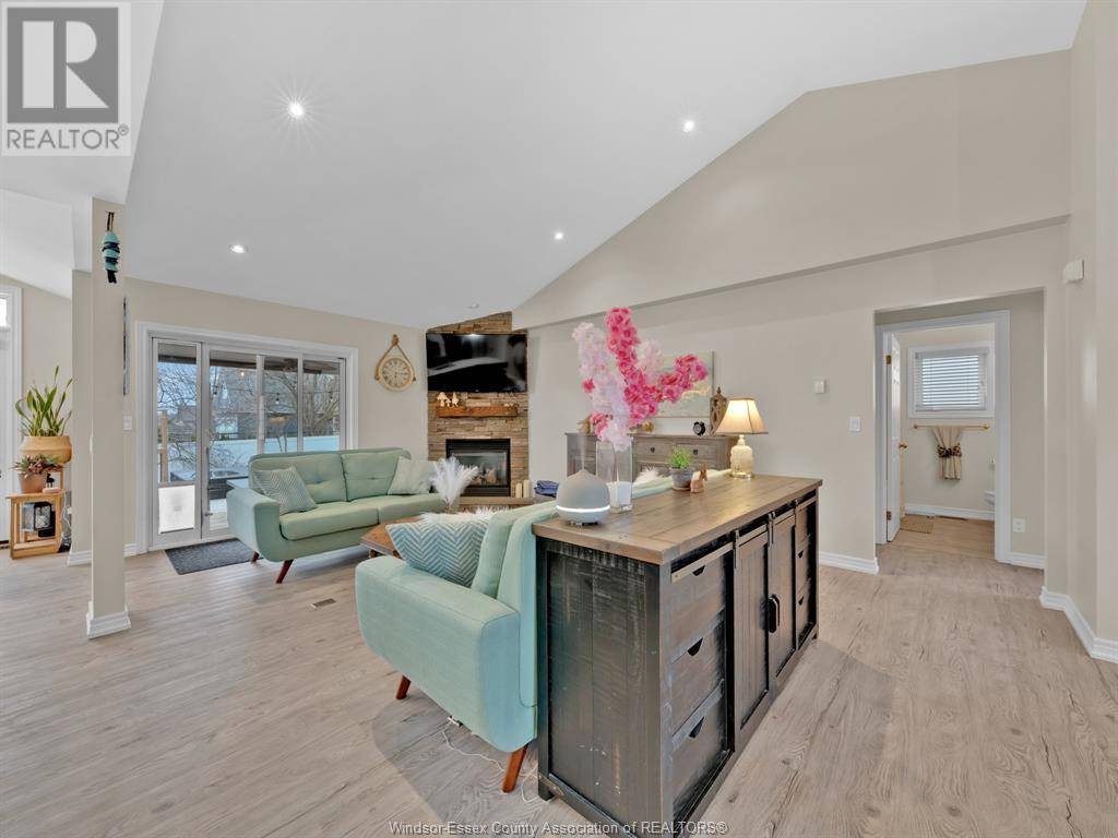 Kingsville, ON N9Y1J7,132 PRINCE ALBERT STREET North