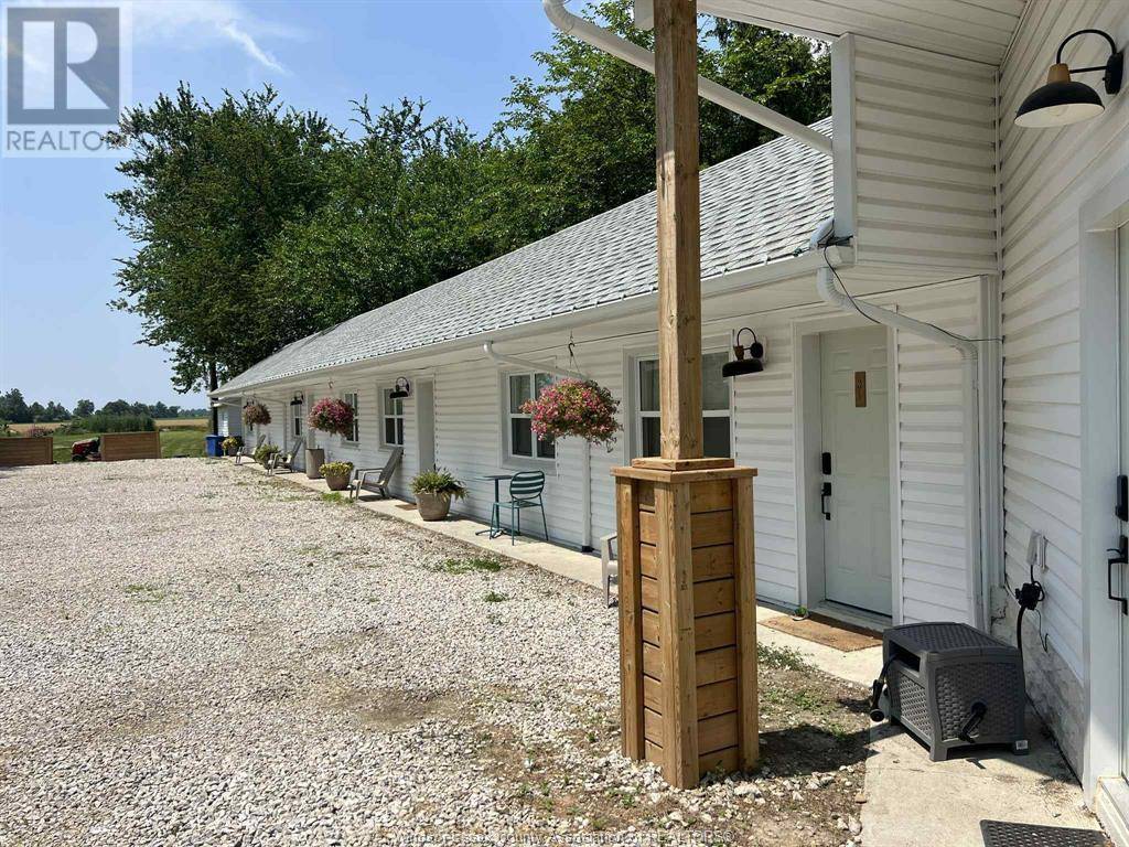 Kingsville, ON N8M2X5,437 COUNTY ROAD 34 West