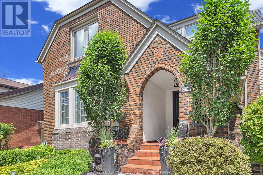 Windsor, ON N8W3E5,2342 BYNG