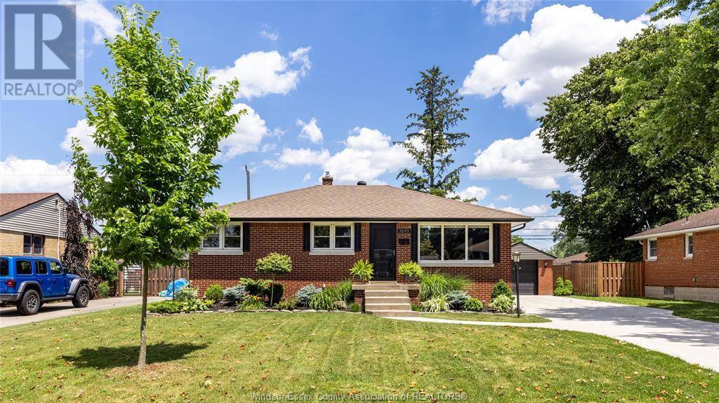 Windsor, ON N9E2R9,3570 MCKAY AVENUE