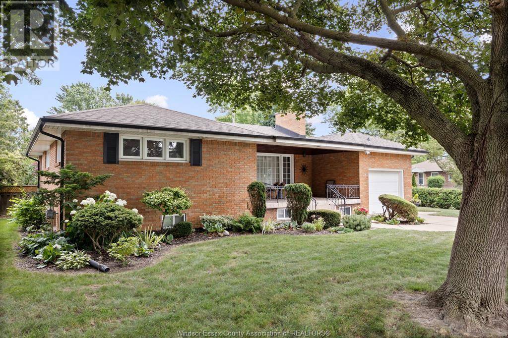 Windsor, ON N8S2Y7,1092 Virginia AVENUE
