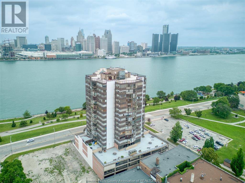 Windsor, ON N9A7C3,515 RIVERSIDE DR West #804