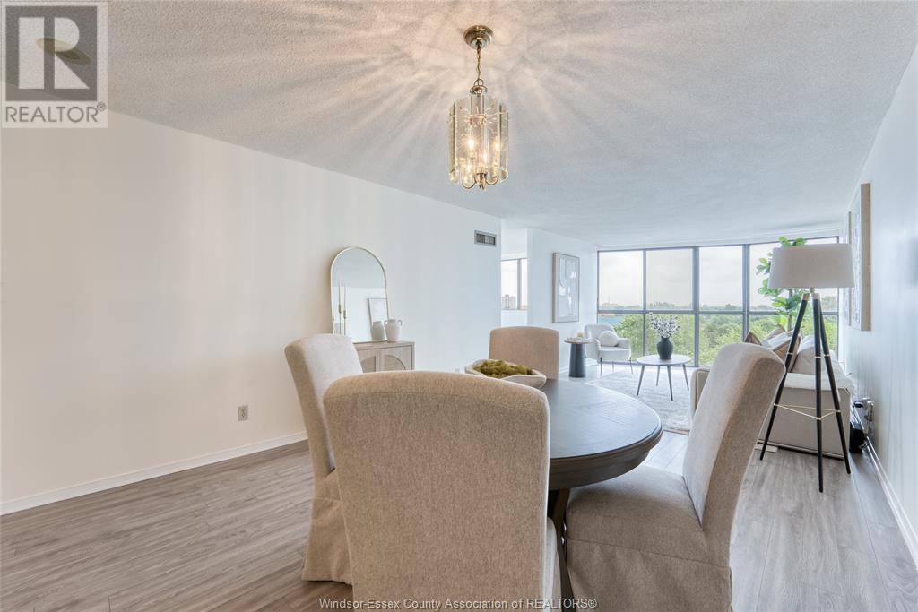 Windsor, ON N9A7C3,515 RIVERSIDE DR West #804