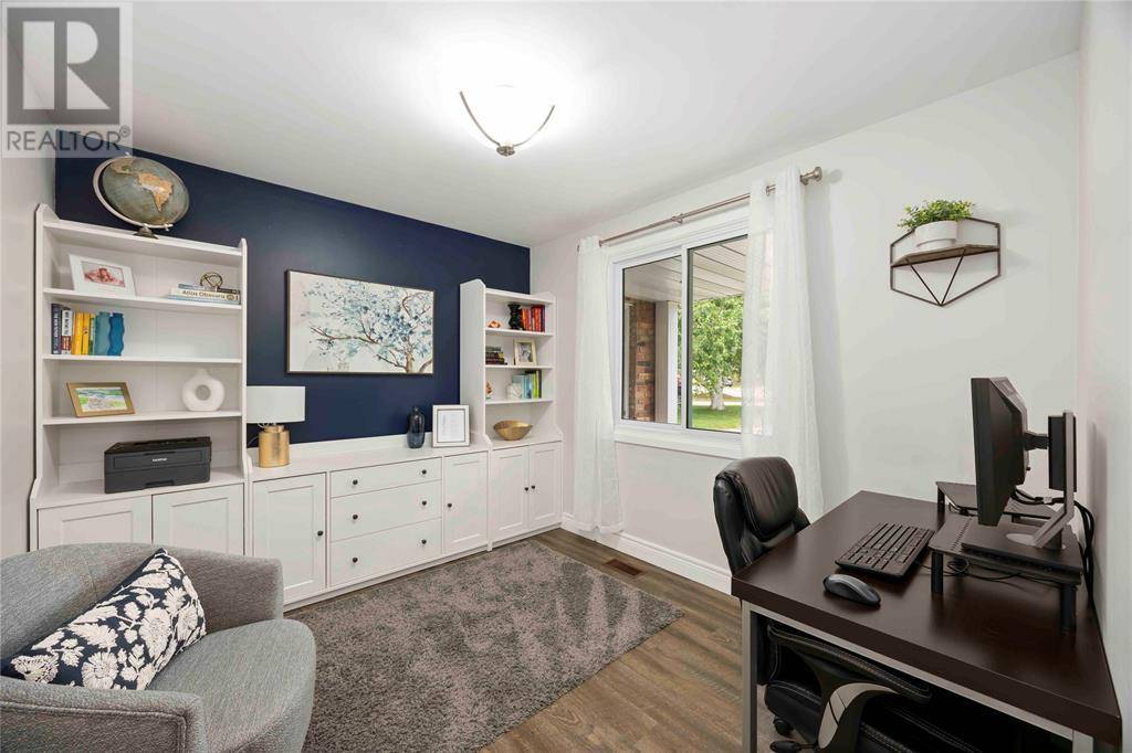 Sarnia, ON N7S3Y8,305 NEWTON COURT