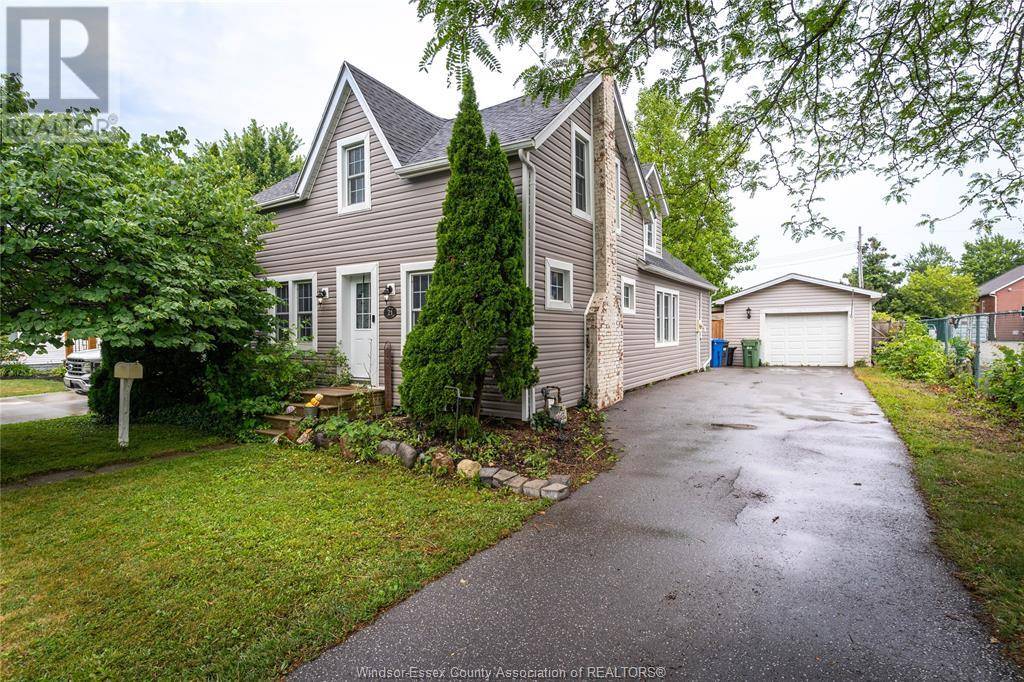 Essex, ON N8M1E1,21 ALICE STREET South