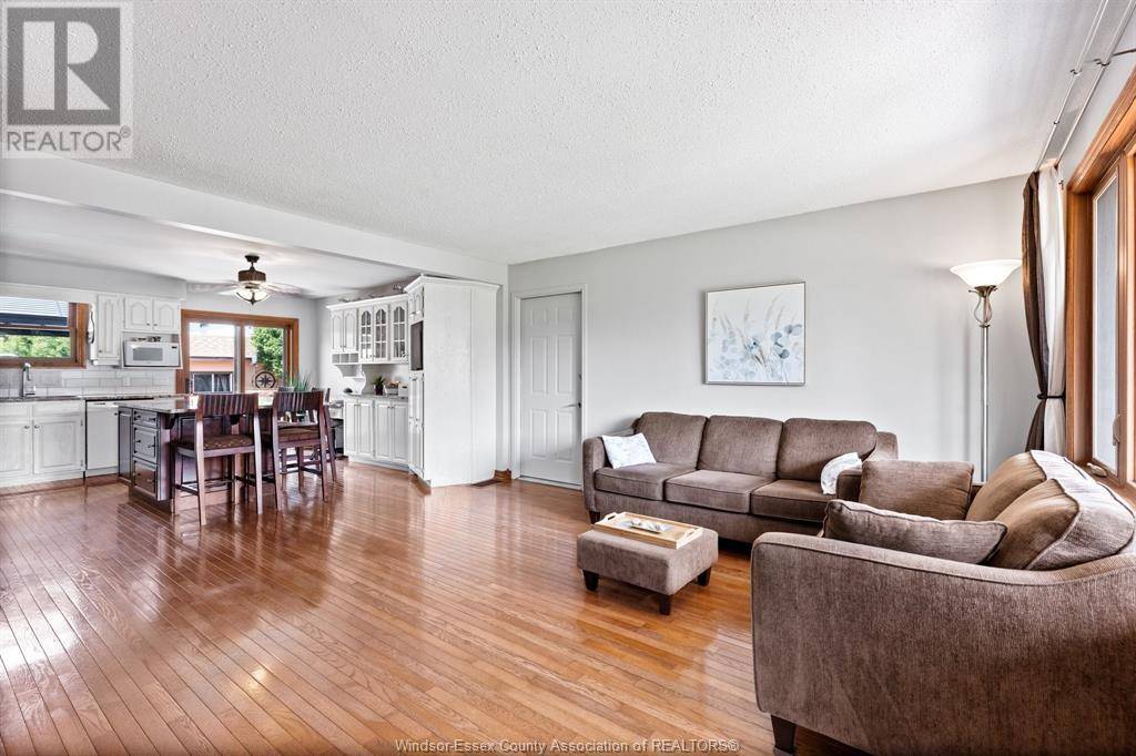 Tecumseh, ON N8N3H7,12680 KIMBERLY DRIVE