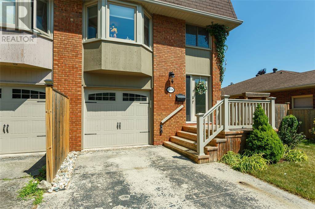 Sarnia, ON N7S3X8,1576 COVENTRY CT #4