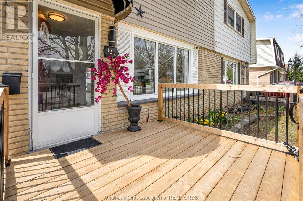 Chatham, ON N7M3B3,132 Berry STREET
