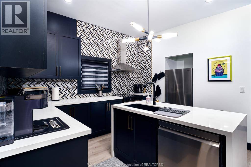 Windsor, ON N9A2K5,792 PIERRE AVENUE