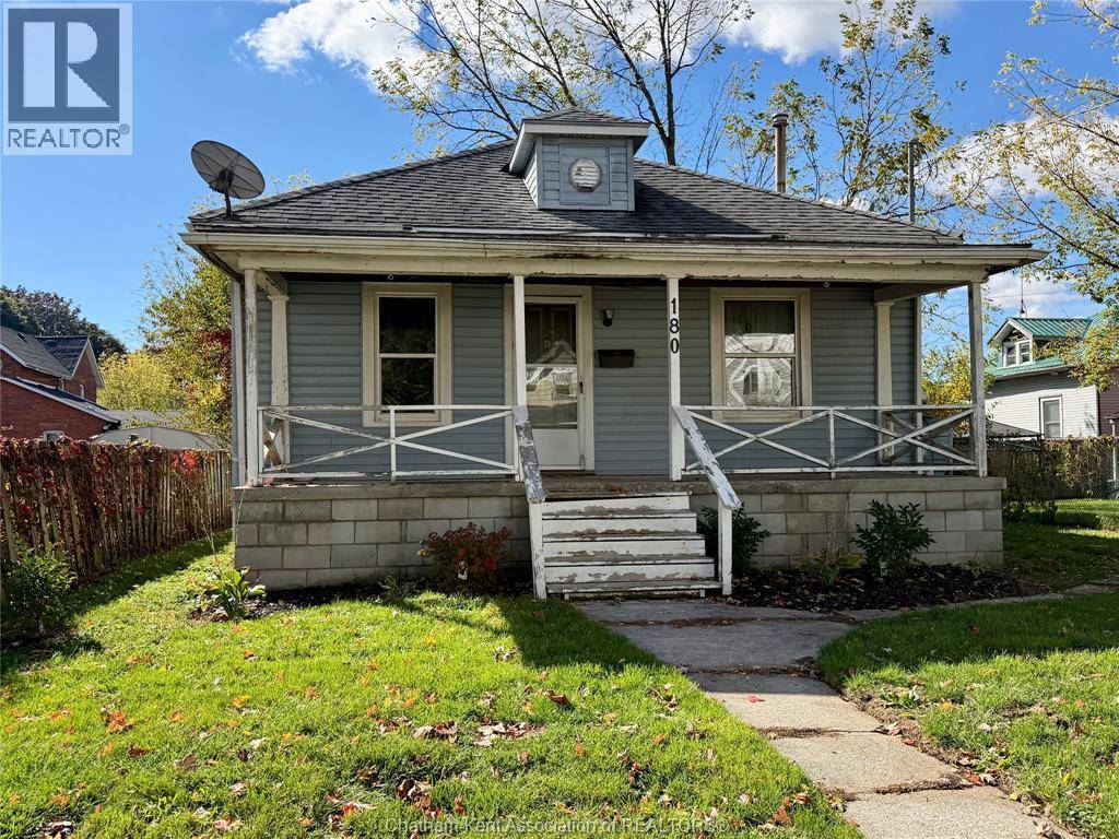 Chatham, ON N7M2N5,180 Raleigh STREET