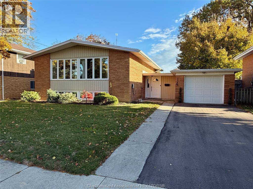 Chatham, ON N7M4C7,14 MacMillan CRESCENT