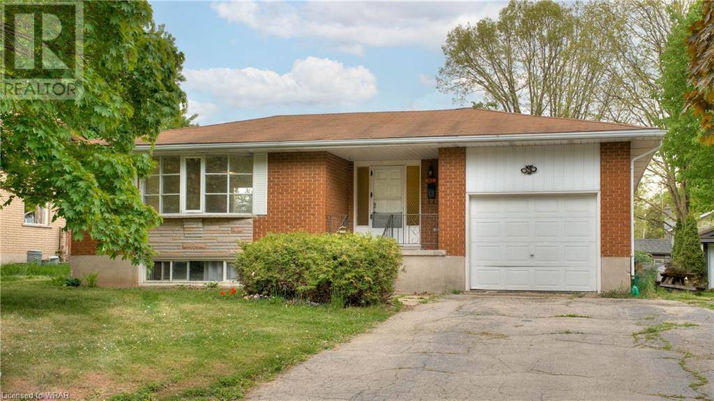 Waterloo, ON N2L4X3,182 LYNNBROOK Crescent