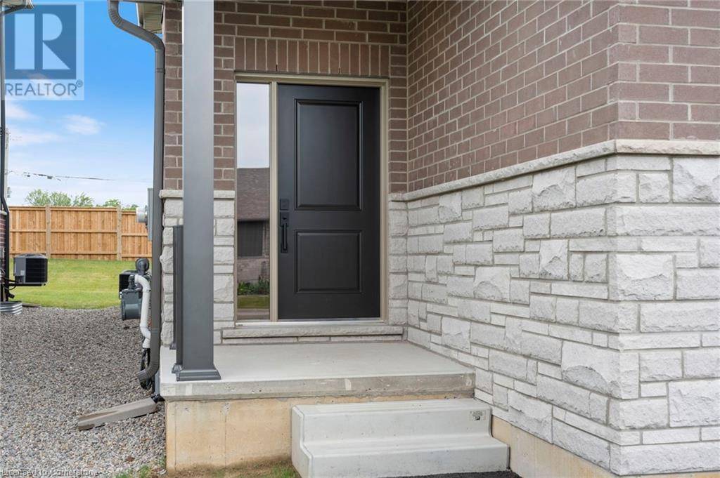 Waterford, ON N0E1Y0,119 AMBER Street