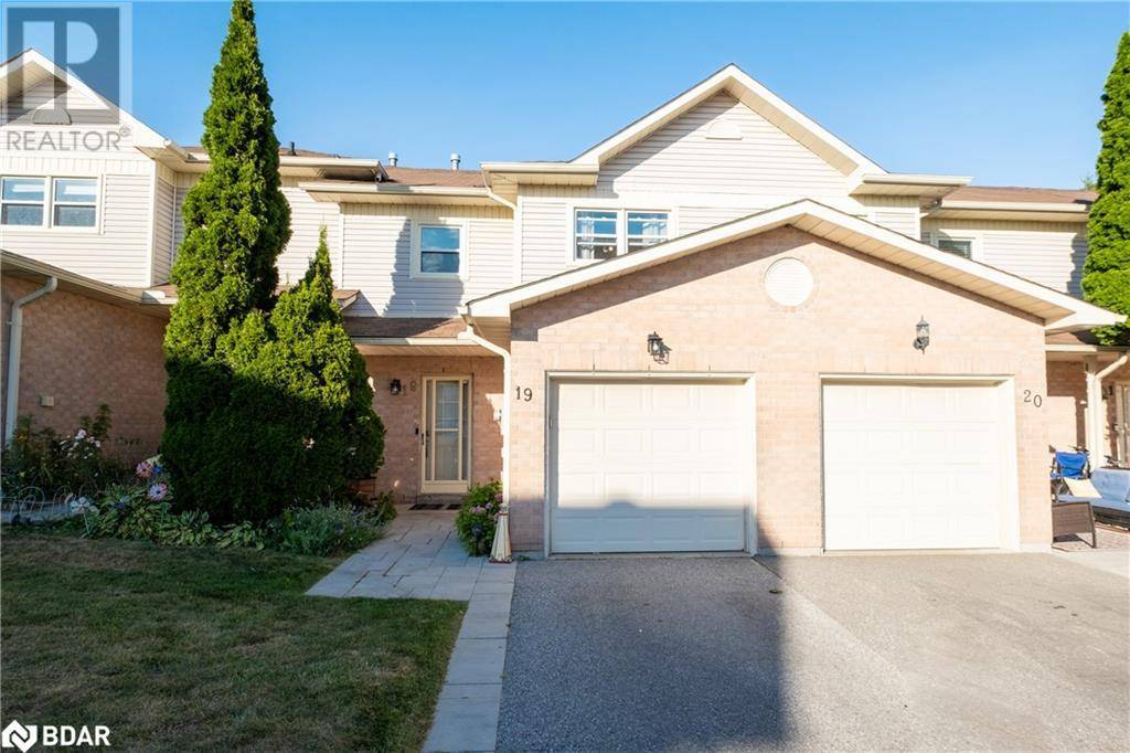 Barrie, ON L4N7W3,120 D'AMBROSIO Drive Unit# 19