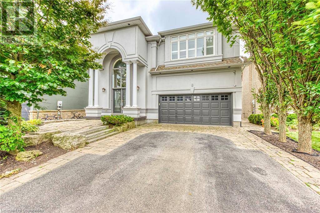 Ancaster, ON L9K1N7,8 HACKAMORE Court