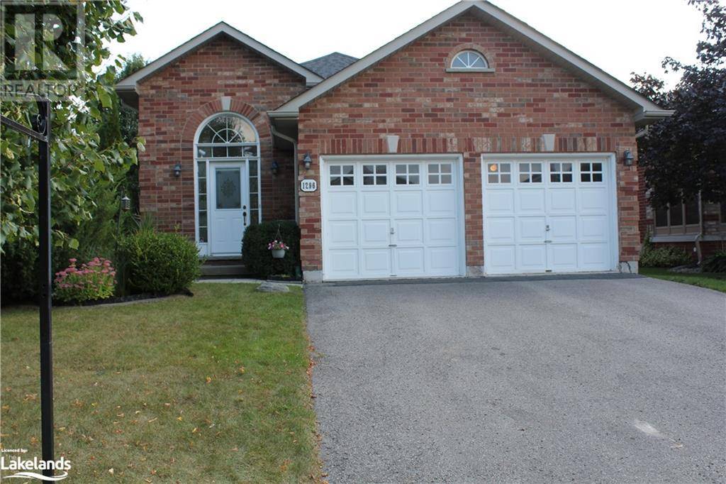 Innisfil, ON L9S1T1,1296 GINA Street