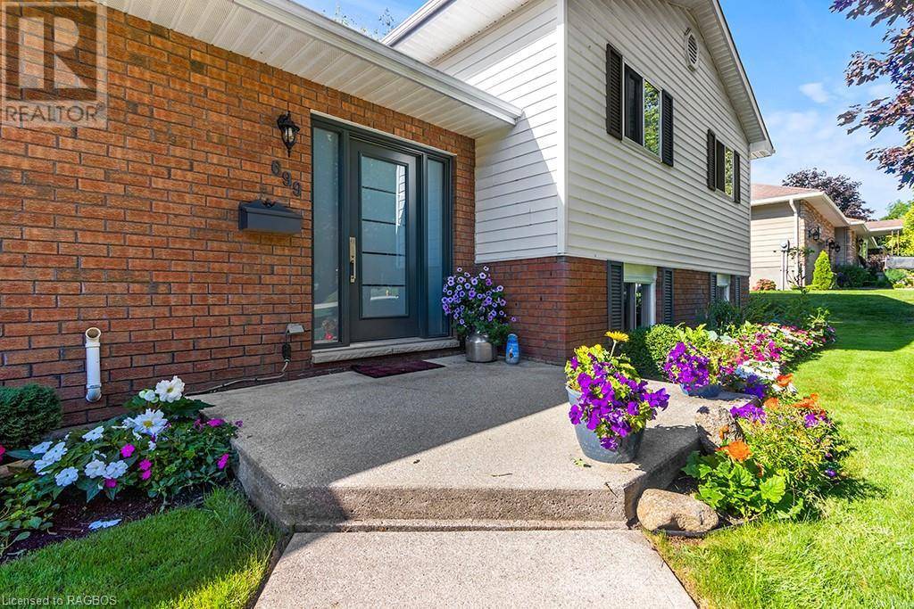 Owen Sound, ON N4K4E1,699 20TH Street W