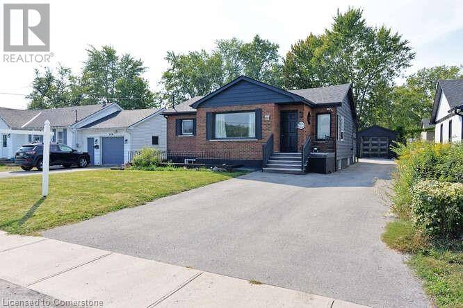 Fort Erie, ON L2A4R3,681 CRESCENT Road