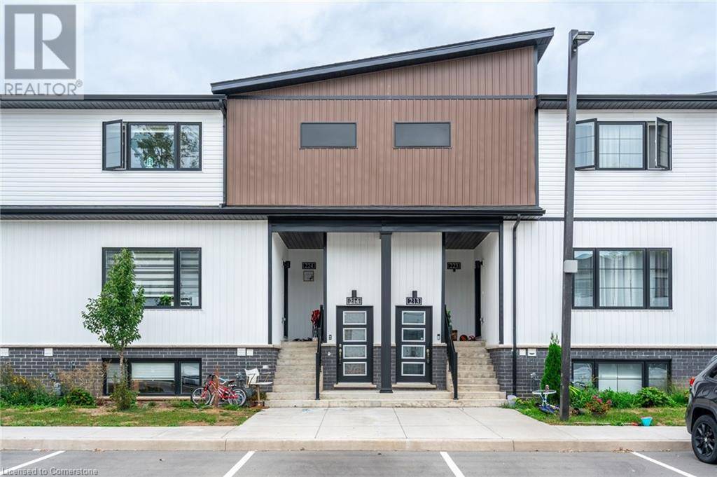 Niagara Falls, ON L2R0C2,4263 FOURTH Avenue Unit# 214