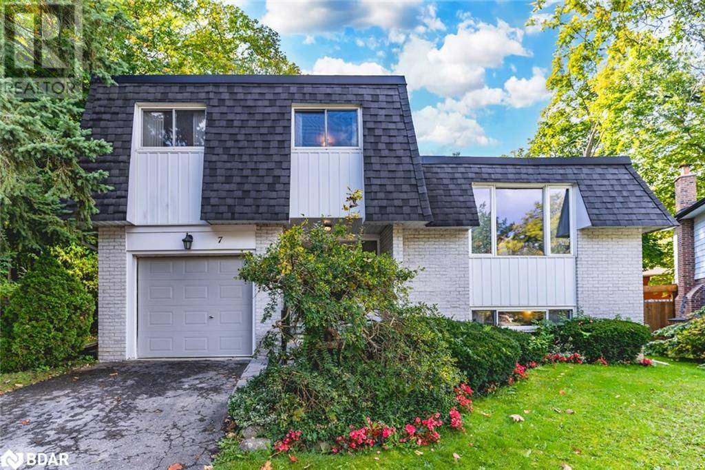 Barrie, ON L4M4W6,7 ALDERGROVE Circle