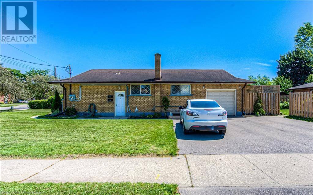 Kitchener, ON N2M2A7,27 WEICHEL Street