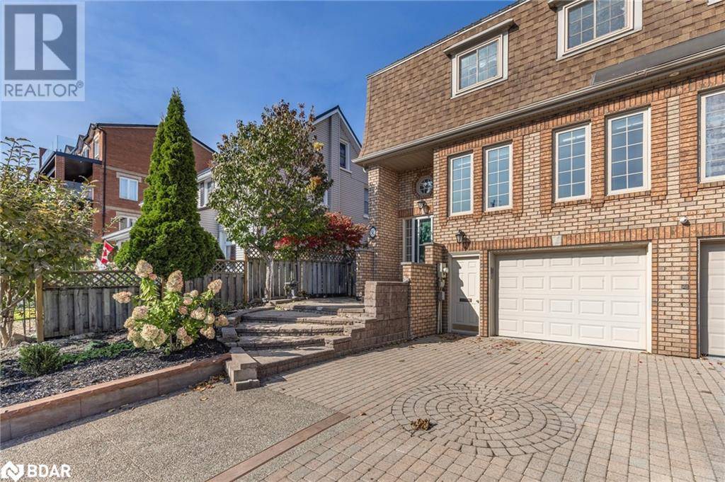 Barrie, ON L4M1B9,36 KEMPENFELT Drive