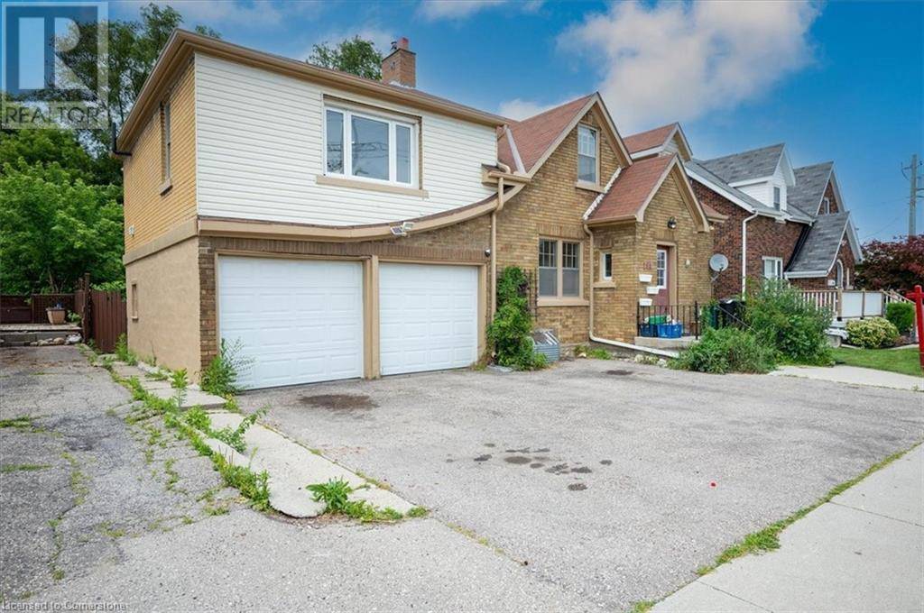 Kitchener, ON N2G3R8,194 BORDEN Avenue S