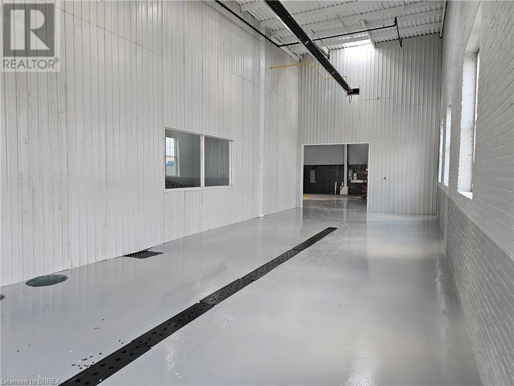 Brantford, ON N3R1X8,25 CAMPBELL ST #5