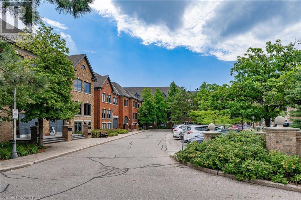 Oakville, ON L6J7L9,2904 SOUTH SHERIDAN Way Unit# 301A