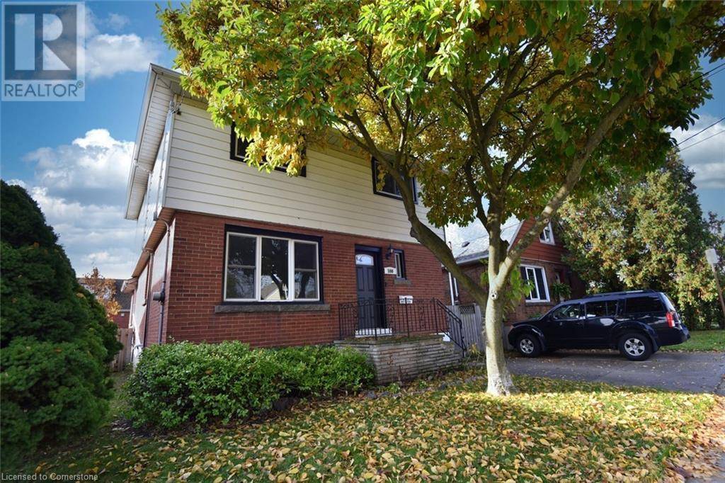 Hamilton, ON L8V1L3,590 QUEENSDALE Avenue E