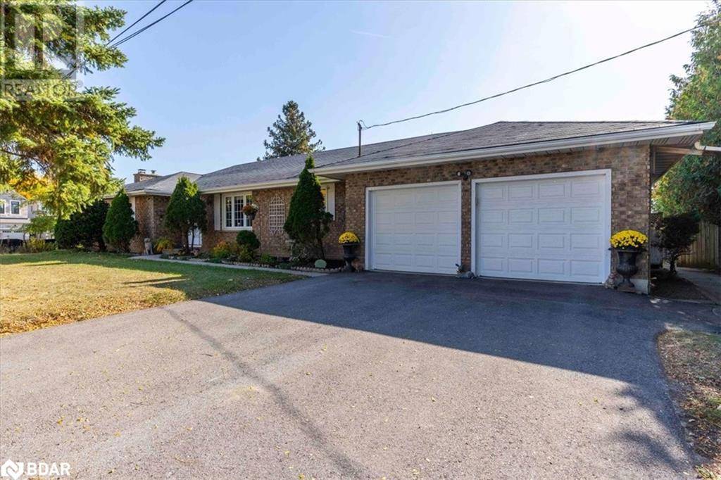 Barrie, ON L9J0C3,569 MAPLEVIEW Drive E