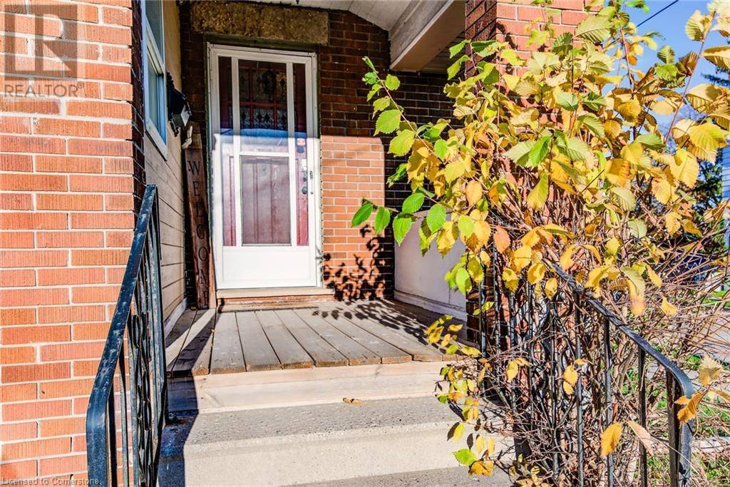 Guelph, ON N1H3Y5,589 WOOLWICH Street