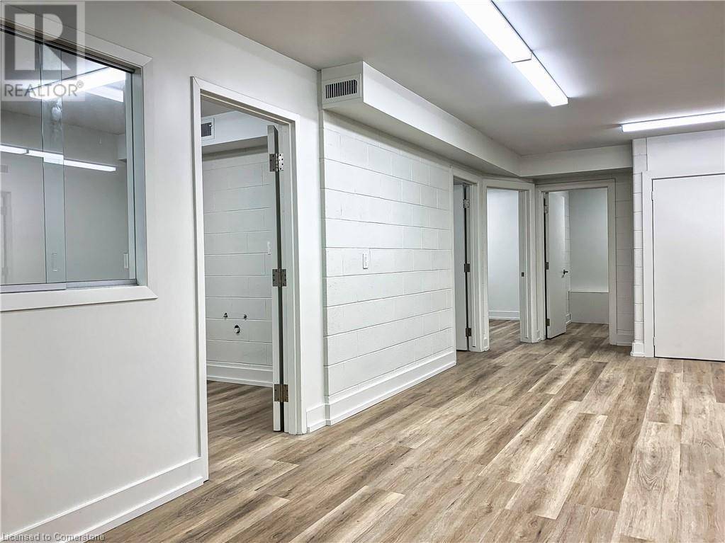 Welland, ON L3B3E1,165 PLYMOUTH RD #4