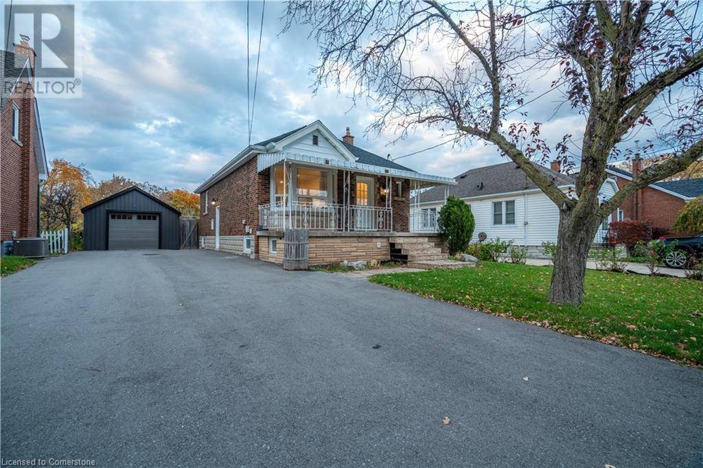 Hamilton, ON L8K4W9,63 DUNKIRK Drive Unit# Upper