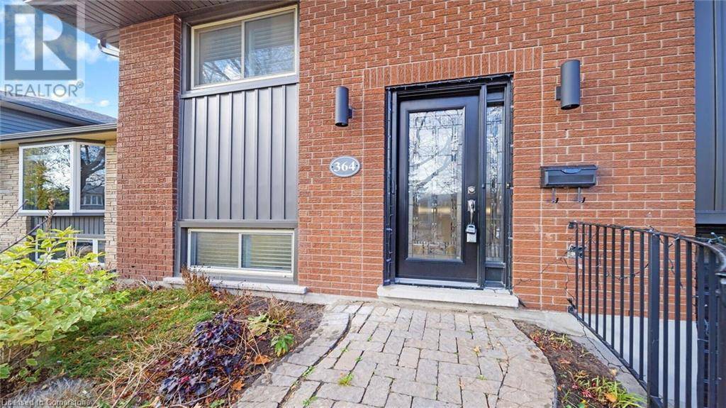 Waterloo, ON N2L5P1,364 ROSELAWN Place