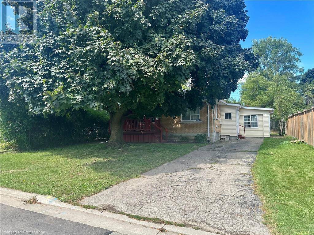 Kitchener, ON N2G3E5,15 CORNELL Avenue