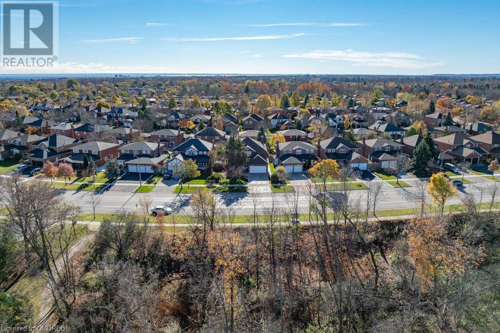 Oakville, ON L6H3N2,2080 SIXTH Line