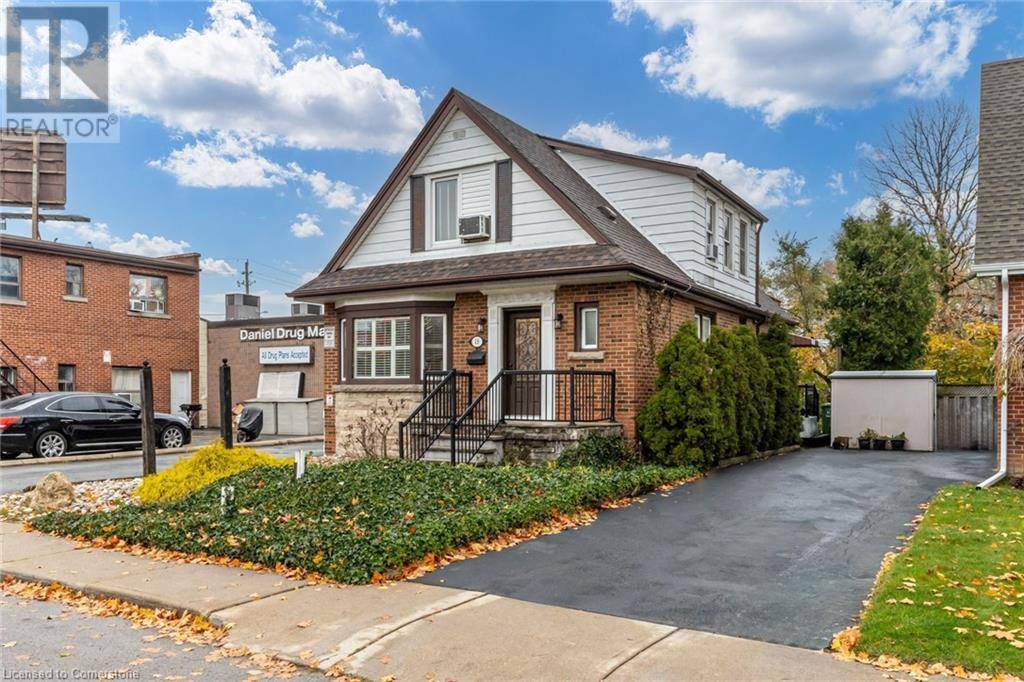 Hamilton, ON L9A1M1,15 EMPRESS Avenue