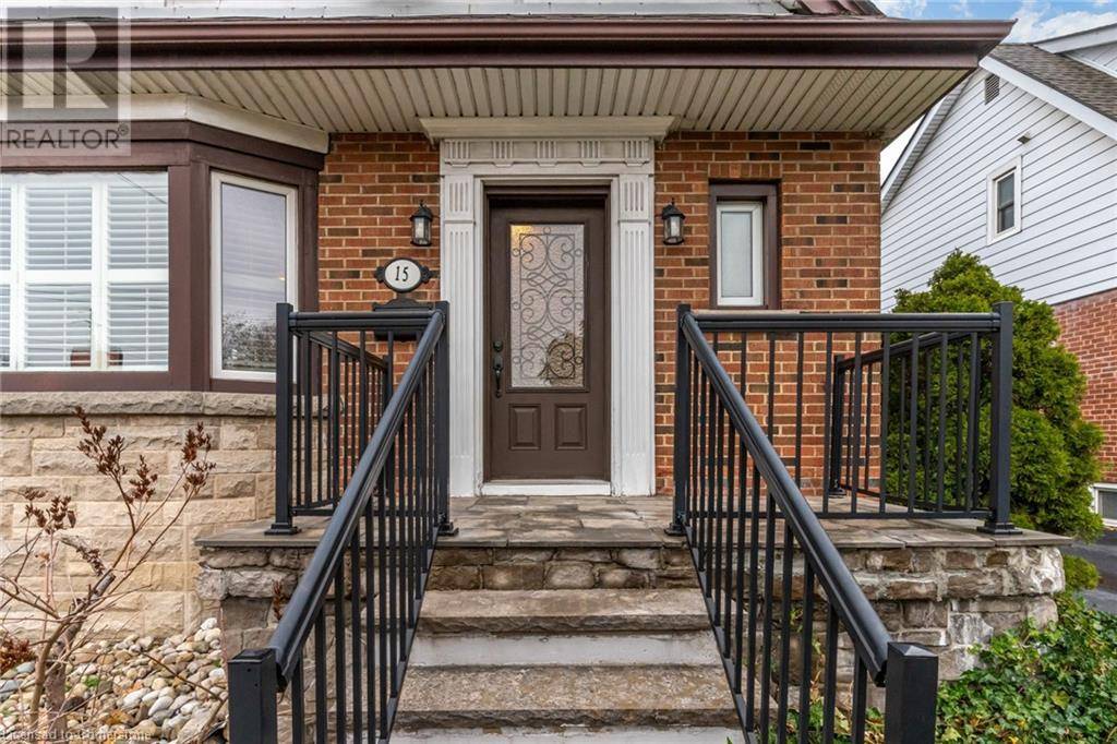 Hamilton, ON L9A1M1,15 EMPRESS Avenue