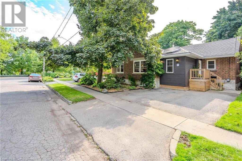 Guelph, ON N1H1K8,7 ALEXANDRA Street