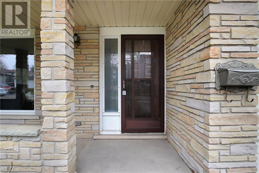 Kitchener, ON N2E1N5,15 CHERRY HILL Drive