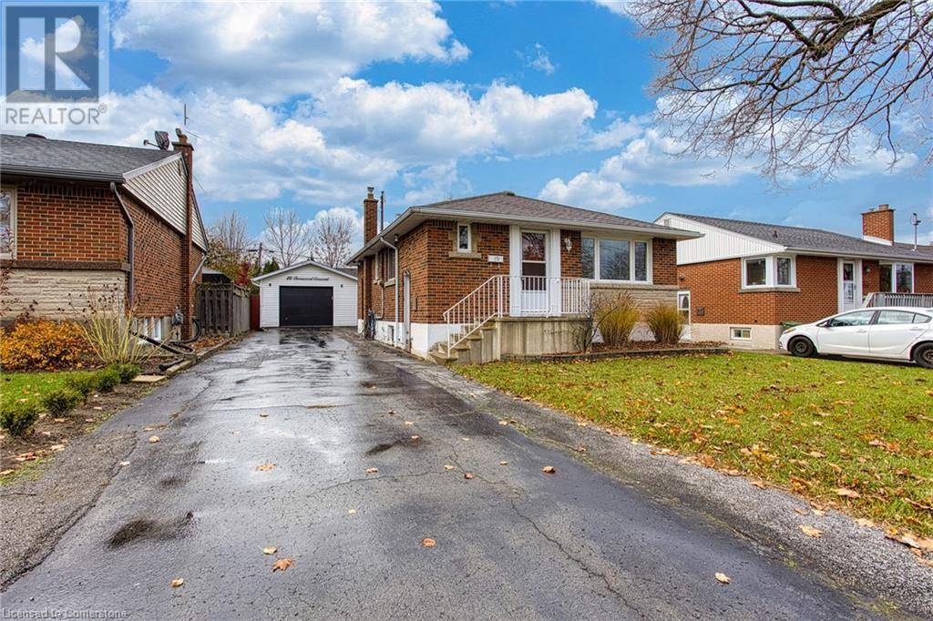 Hamilton, ON L8T3L1,10 FERNWOOD Crescent