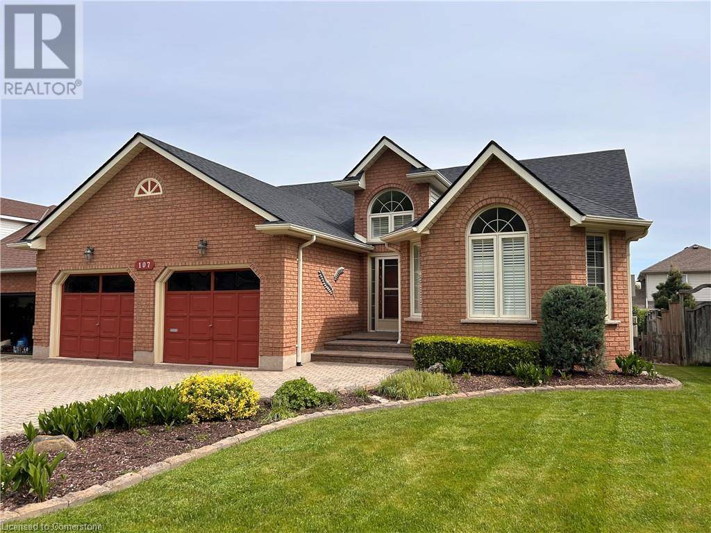 Grimsby, ON L3M5H5,107 DORCHESTER Drive