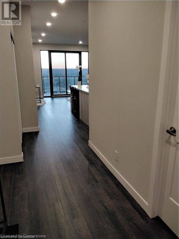 Hamilton, ON L8P0C6,15 QUEEN ST South #2304